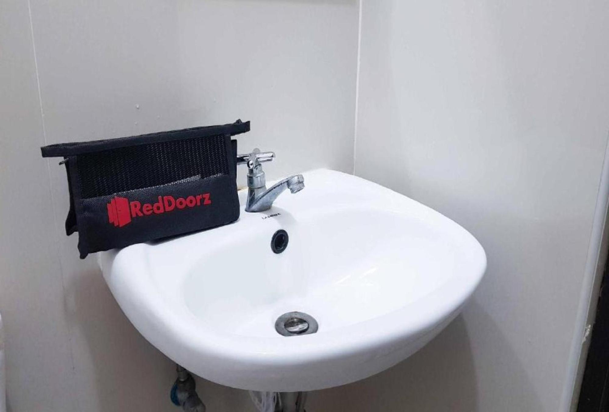 Reddoorz At Pwl Exclusive Resort Cebu Carmen  エクステリア 写真